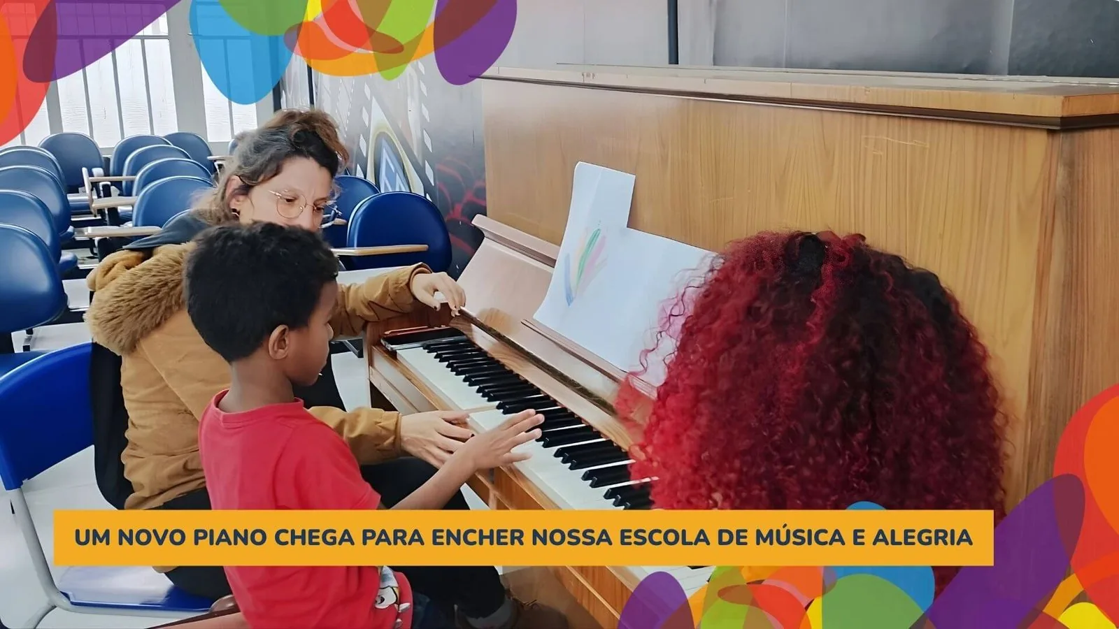 Um novo piano chega para encher nossa escola de música e alegria