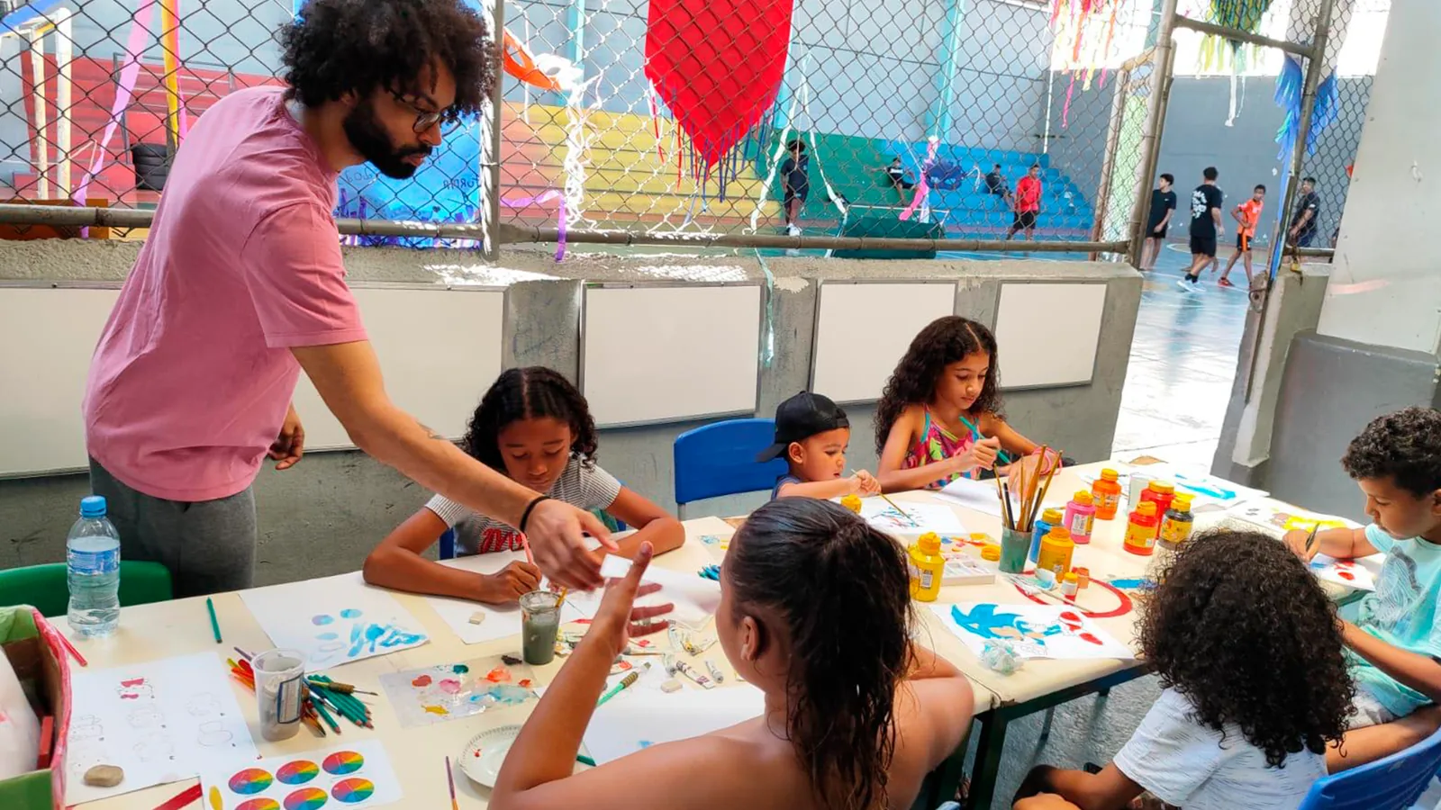 Projeto Escola Aberta: Finais de Semana de Arte, Criatividade e Descobertas!